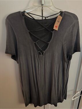 🆕 American Eagle Crisscross V-Neck Short Sleeve Top - Charcoal Gray